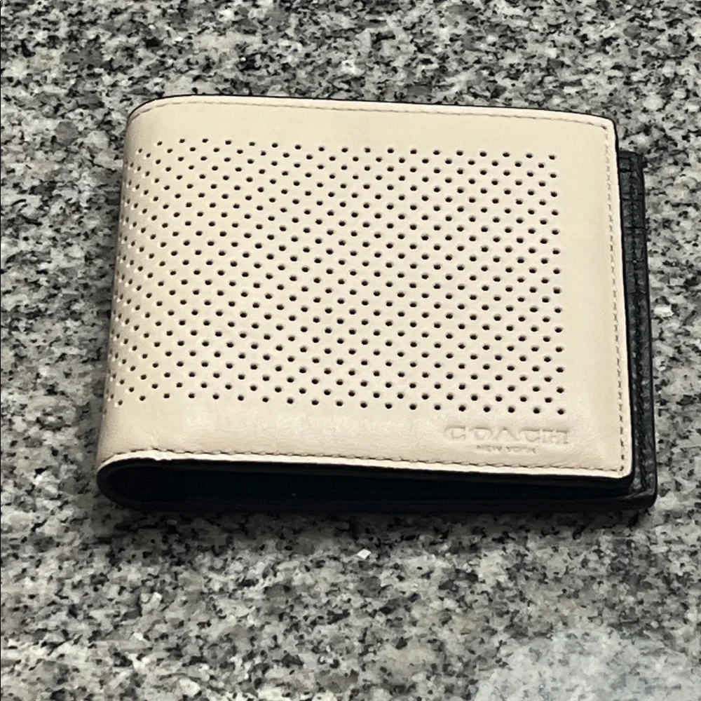 Coach New York Terrain Bifold Wallet Chalk new leather perfed Men’s
